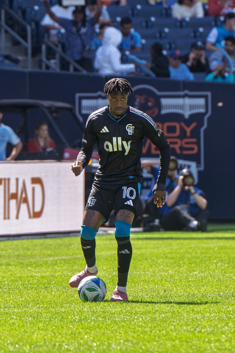 Wilfried Zaha thi đấu cho Charlotte FC