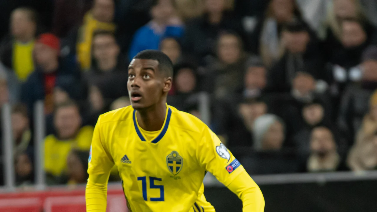Alexander Isak trong màu áo đội tuyển Thụy Điển